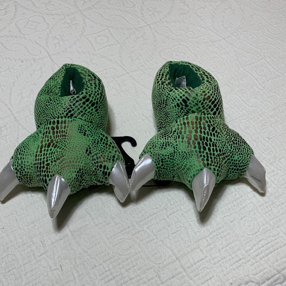 5/6 T-Rex Jurassic World Plush Toddler Slippers - Picture 3 of 12